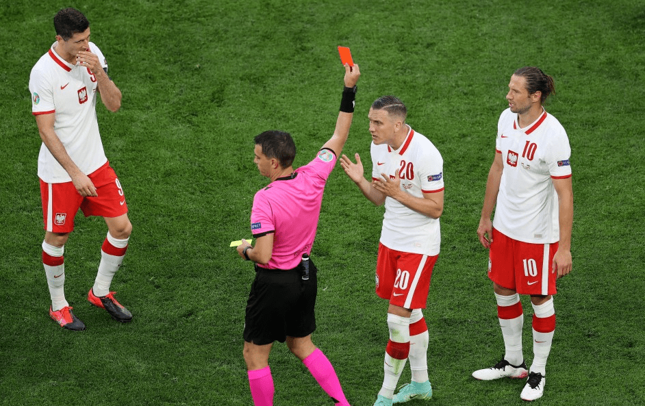 天博官网-关于莱万多夫斯基在切尔西比赛中出色防守Scout连续二十场比赛得分超过连败，媒体一致点评：集结日广州队扳平良机的信息